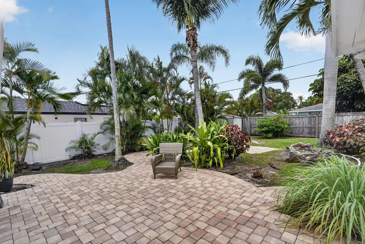 Residence photo 22