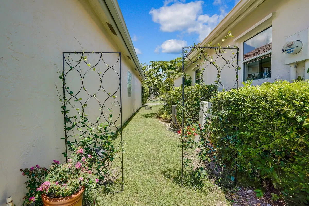 Residence photo 34
