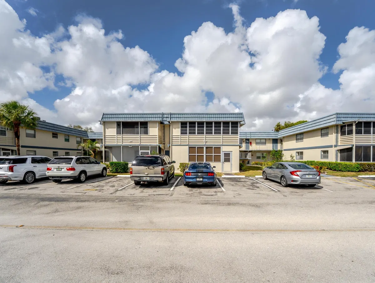  Residence photo 34