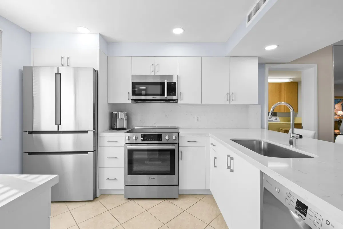 Unit 206 photo 7