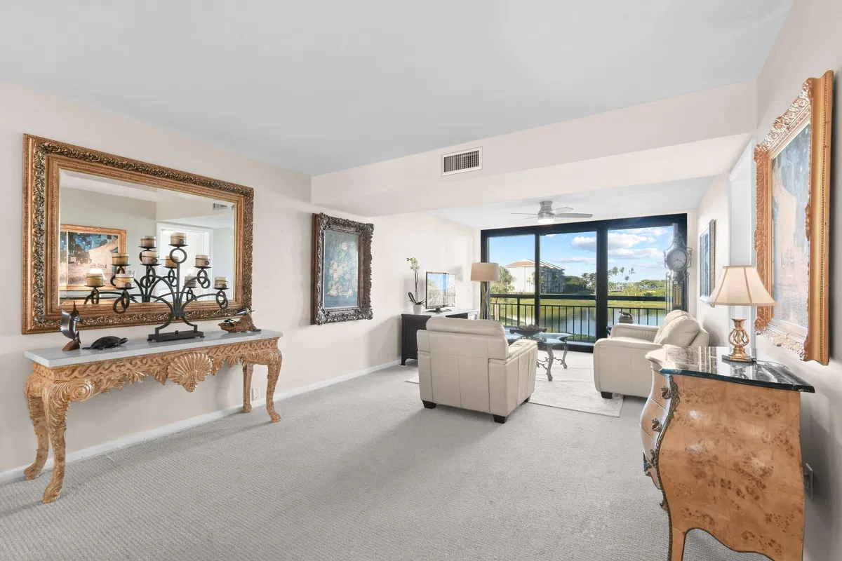 Unit 206 photo 19