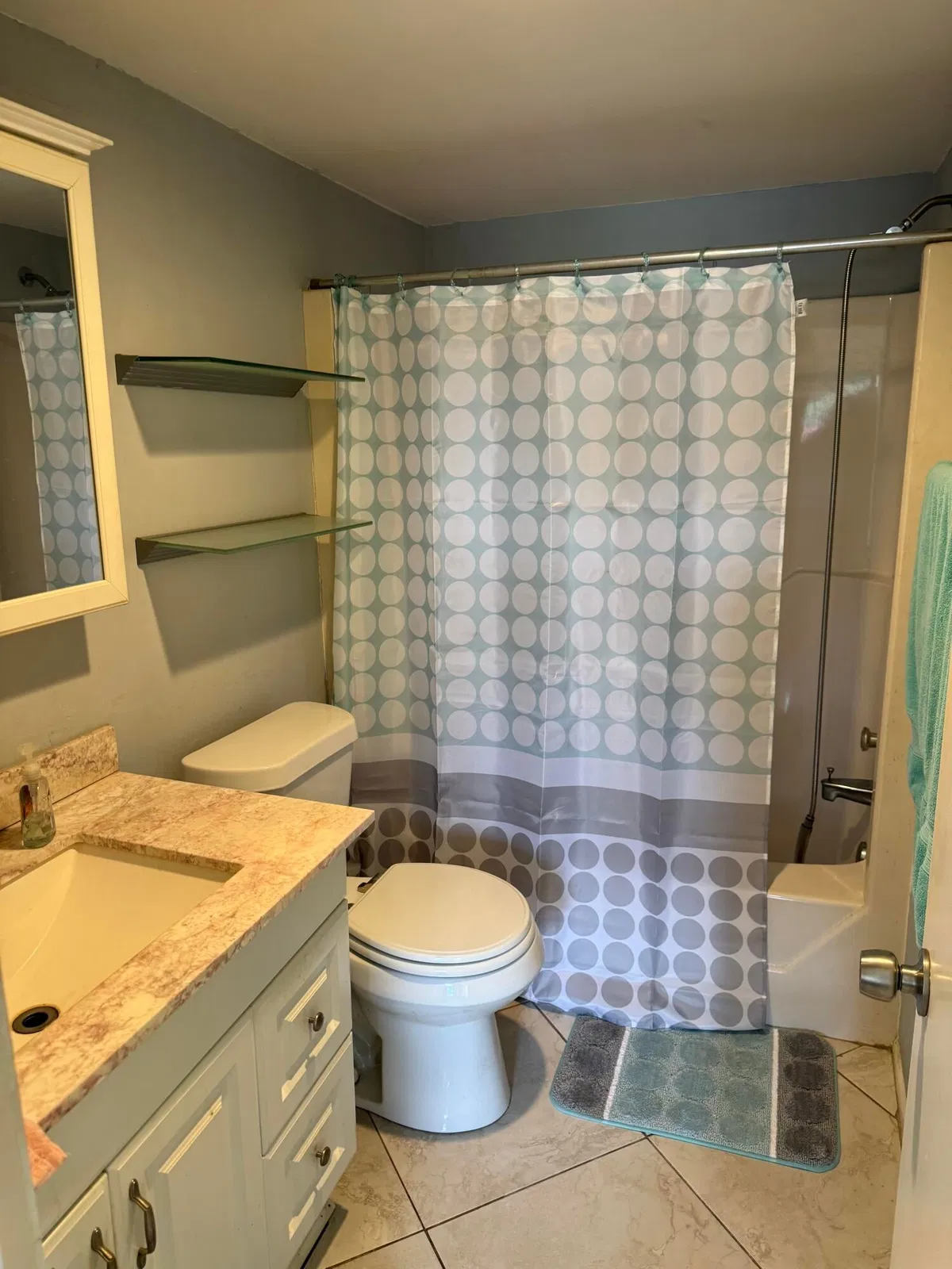 Unit 133 photo 7
