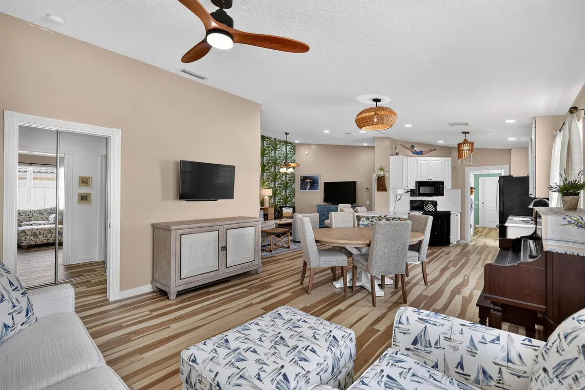 Residence photo 31
