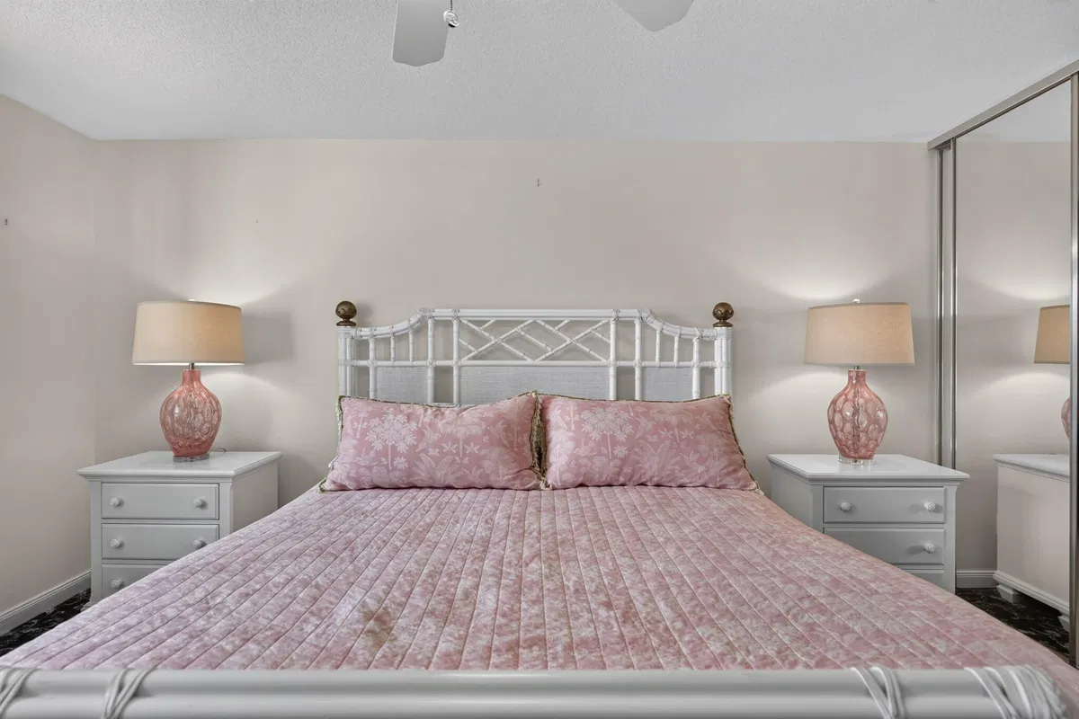 Residence photo 37