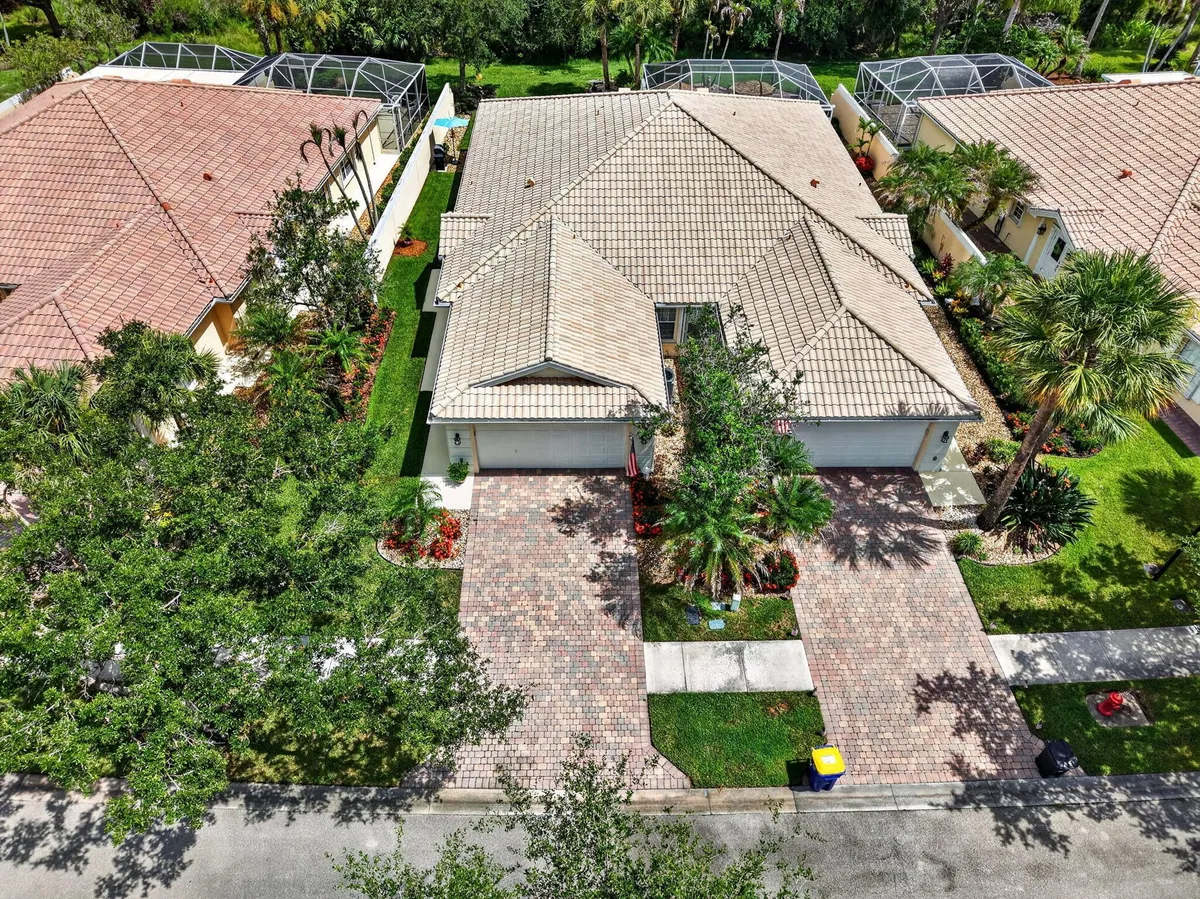 Residence photo 52