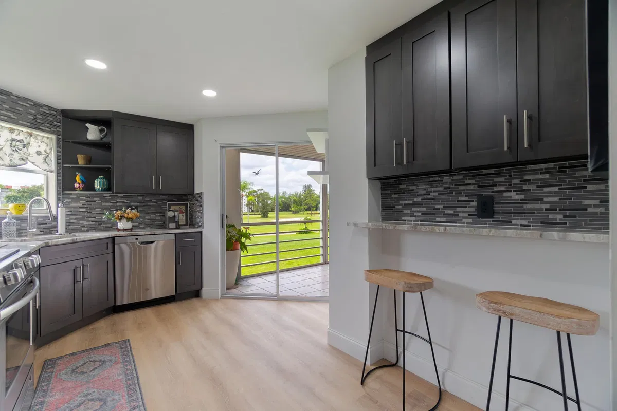 Unit 211 photo 19