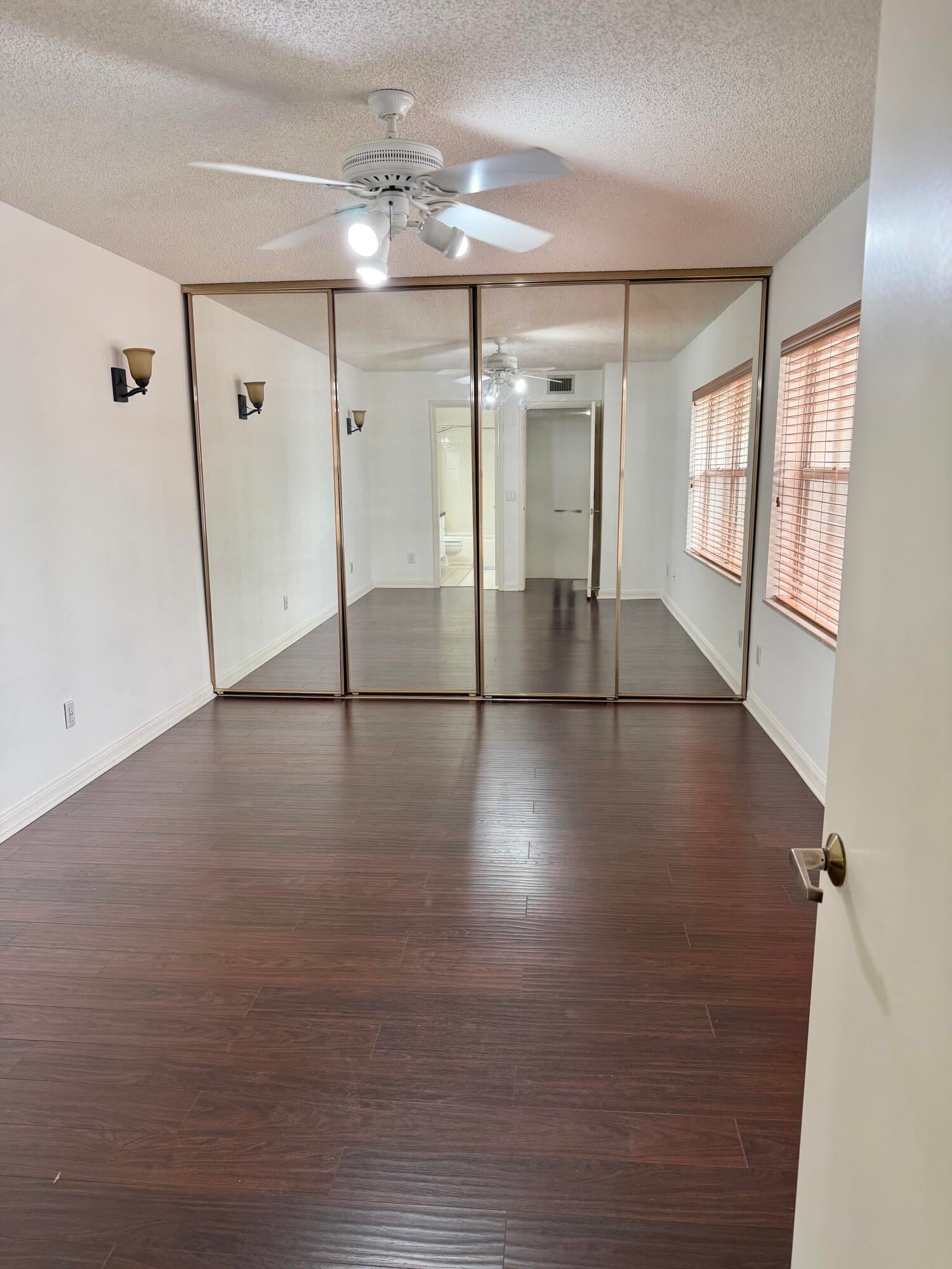 Unit 61d photo 16
