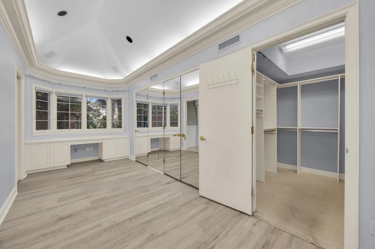 Residence photo 25