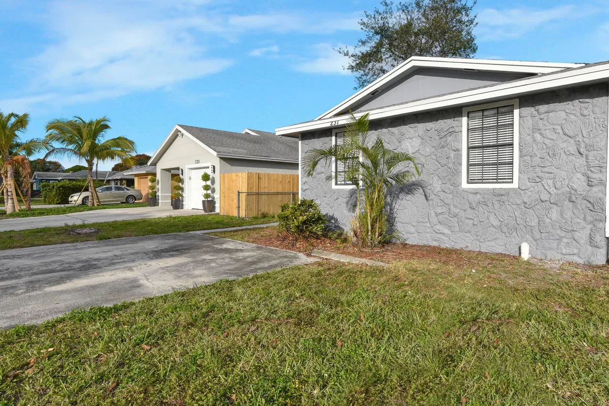 Residence photo 22