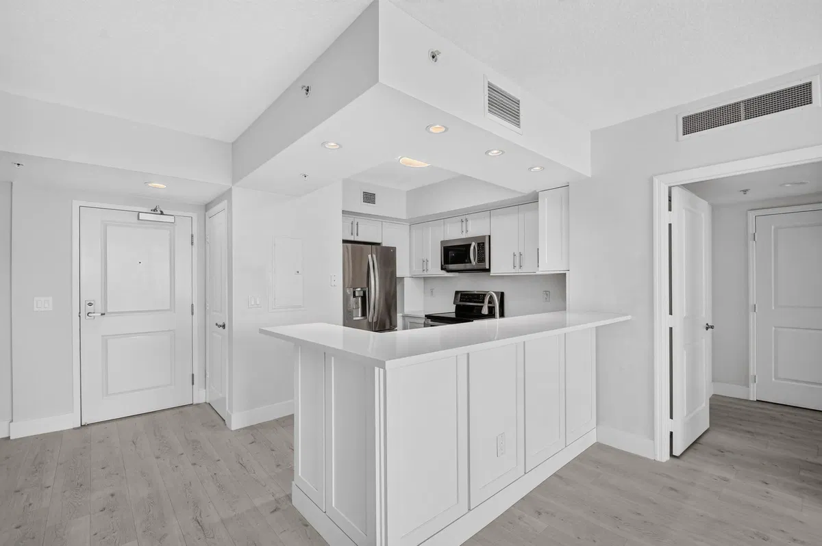 The Metropolitan Unit 409 photo 7