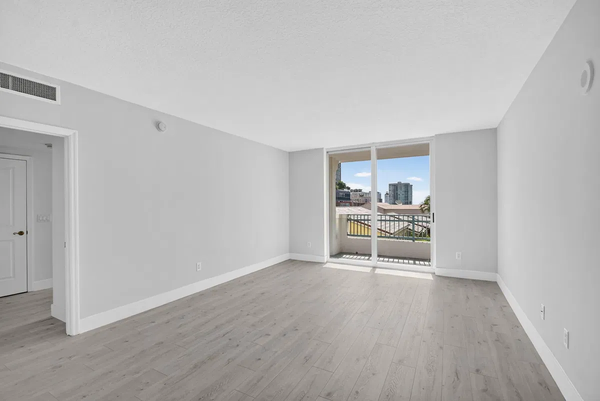 The Metropolitan Unit 409 photo 10