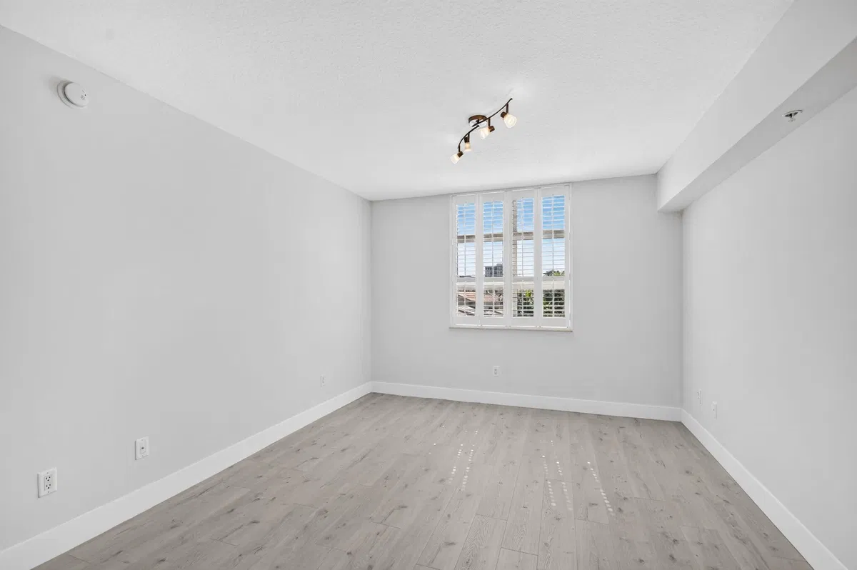 The Metropolitan Unit 409 photo 19