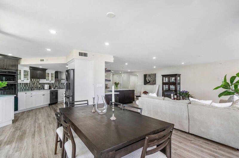 Consulate Place Unit 406 photo 13