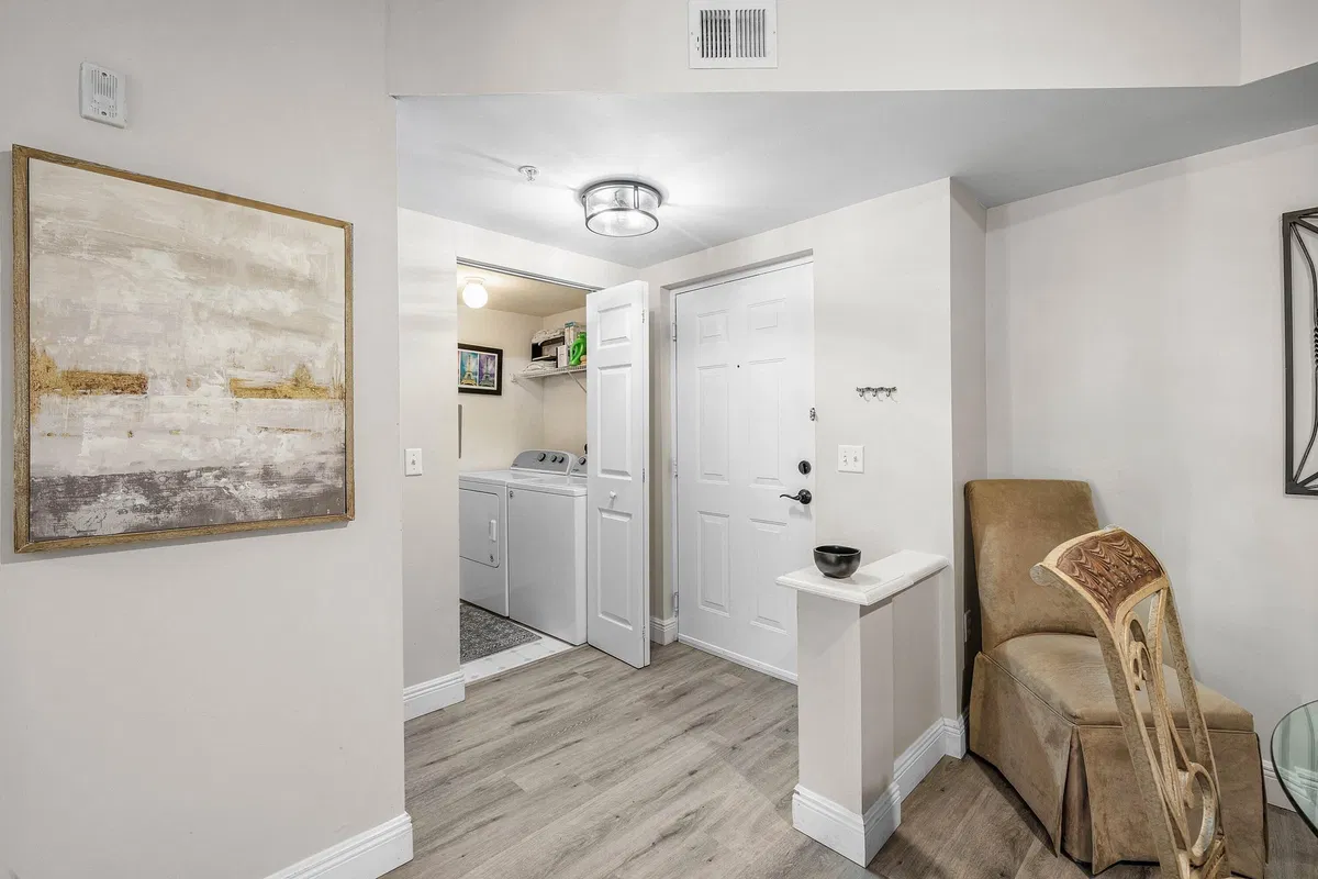 Residence photo 4
