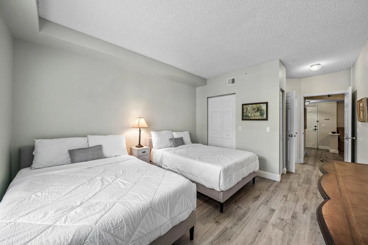 Residence photo 16