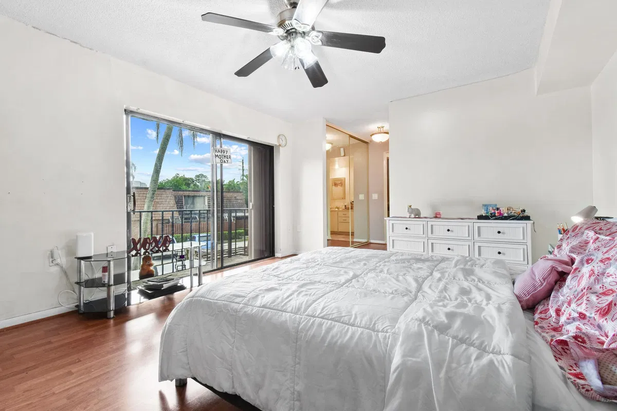 Residence photo 25