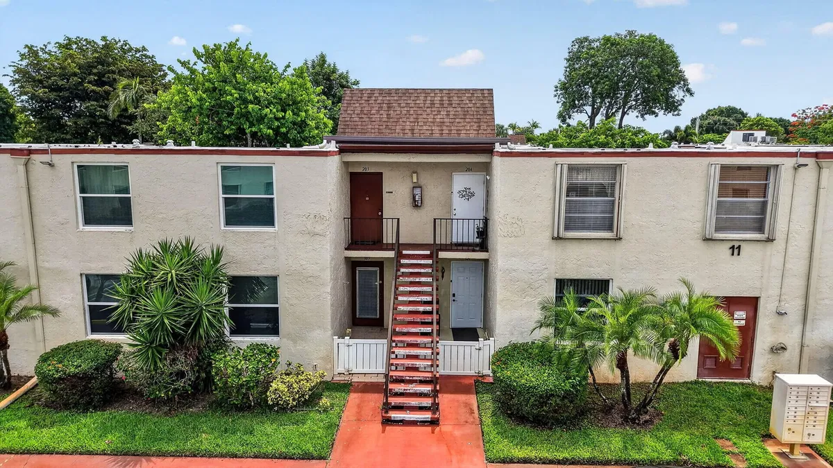 Unit 204 photo 31