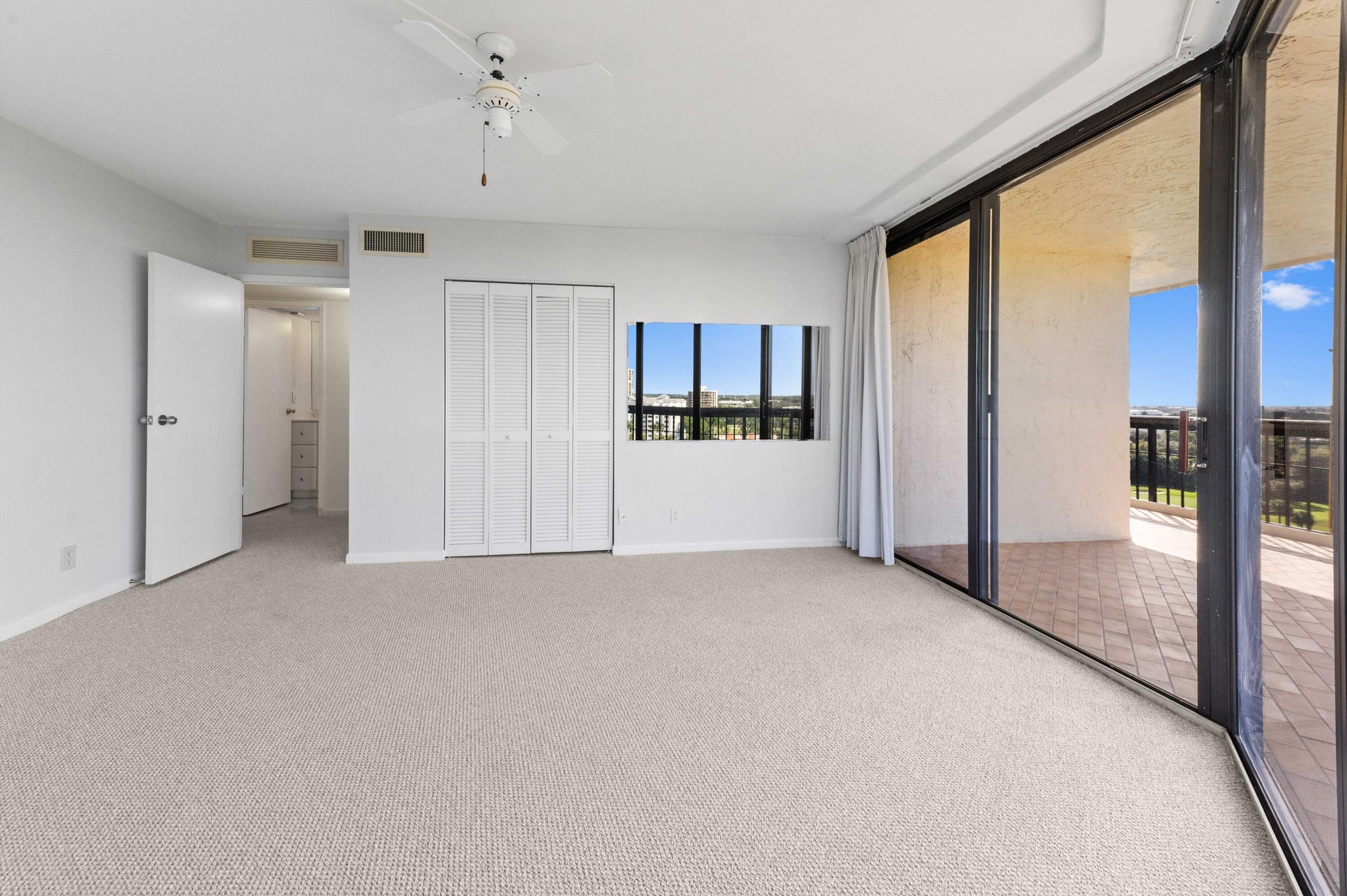 Consulate Place Unit 1004 photo 25