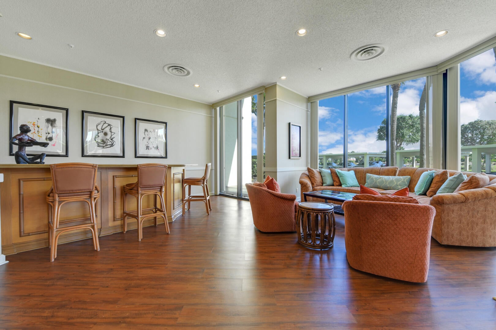 Consulate Place Unit 1004 photo 52