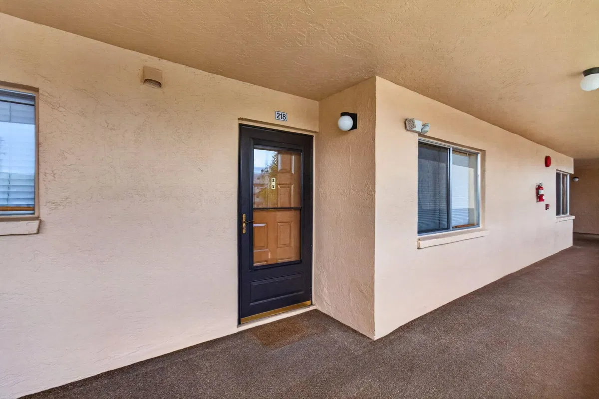 Unit 218 photo 4