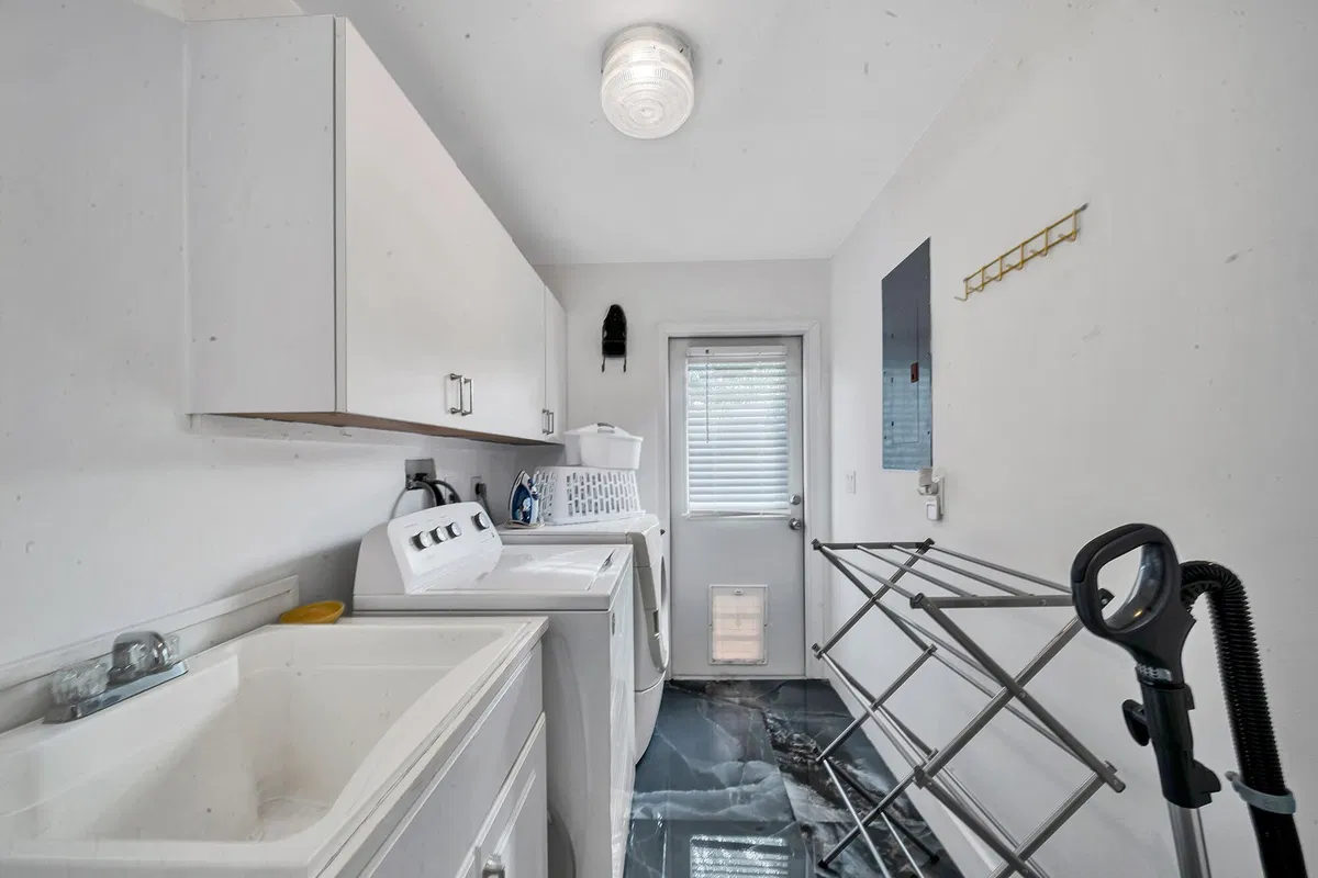 Residence photo 82