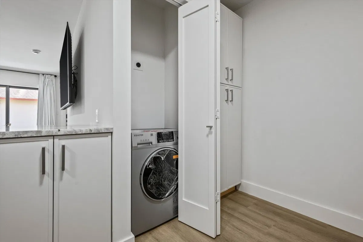 Residence photo 16