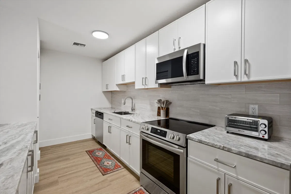 Residence photo 19