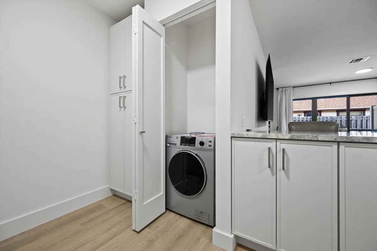 Residence photo 73