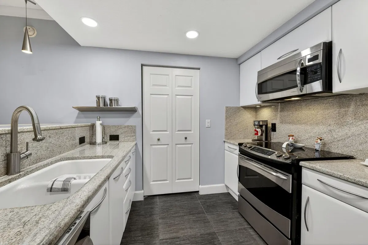 Unit 312 photo 13