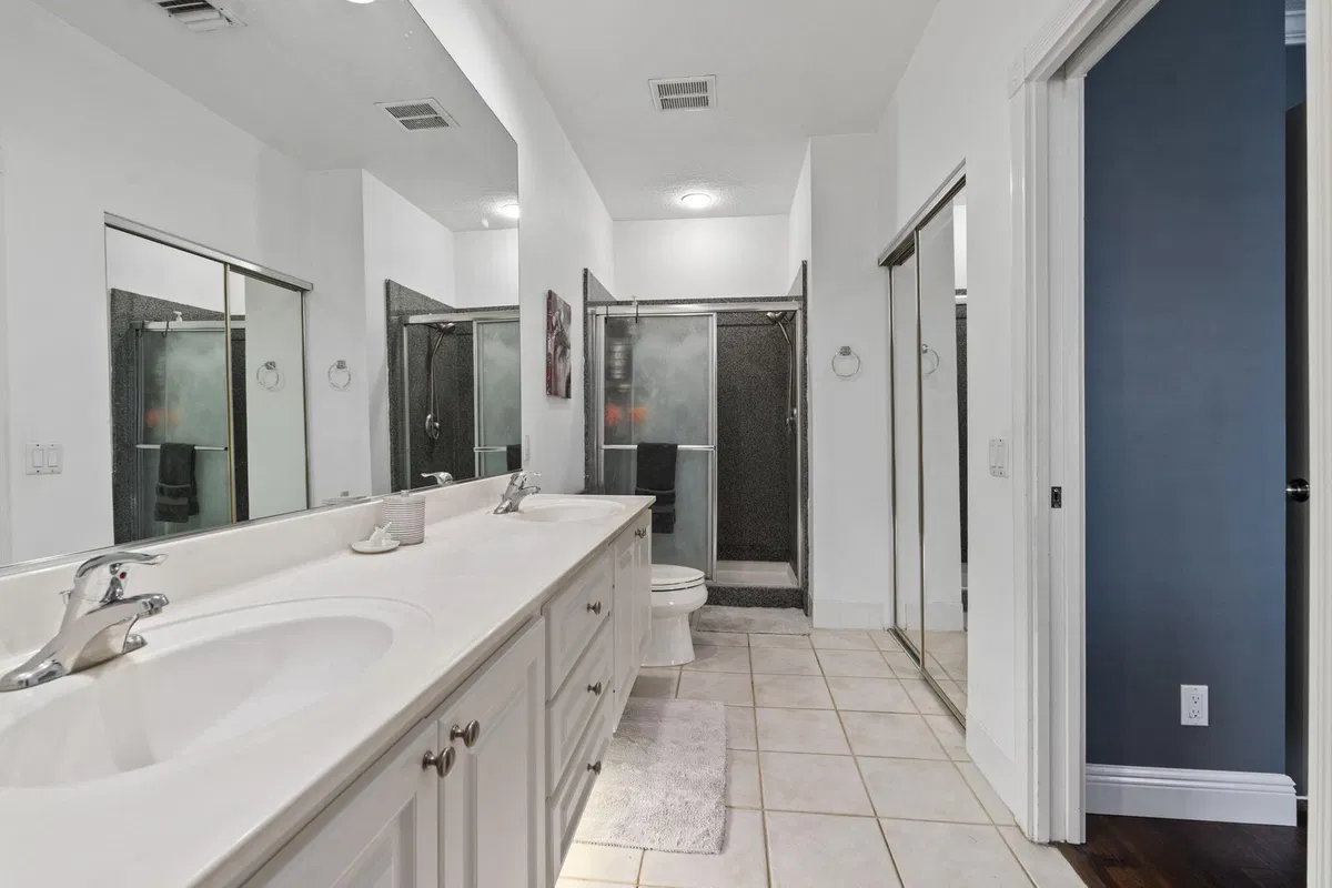 Residence photo 28