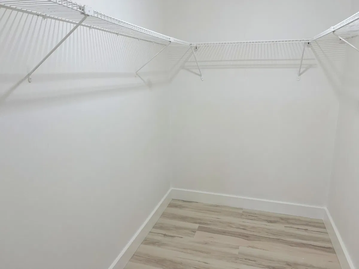 Unit 463 photo 10
