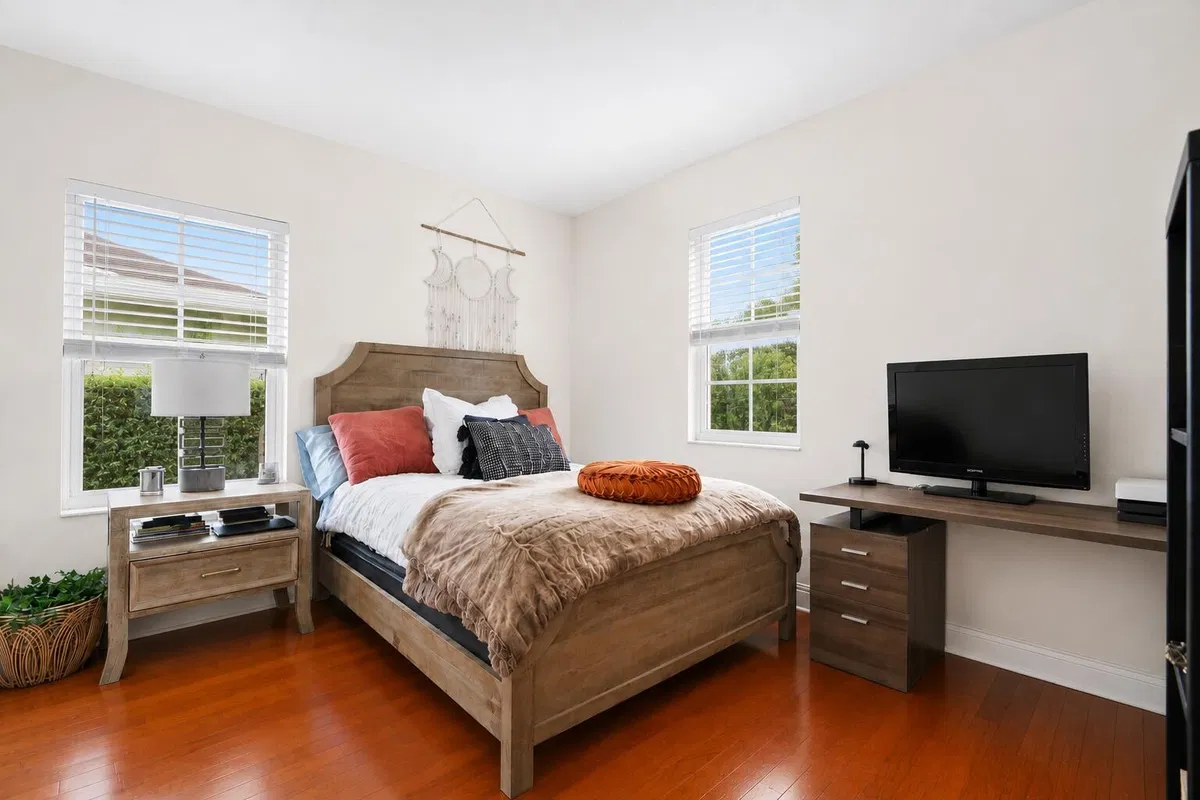  Residence photo 28