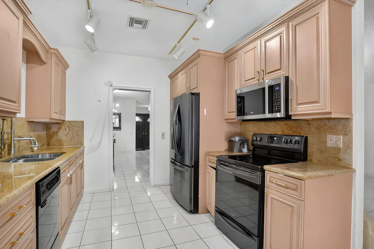 Residence photo 10