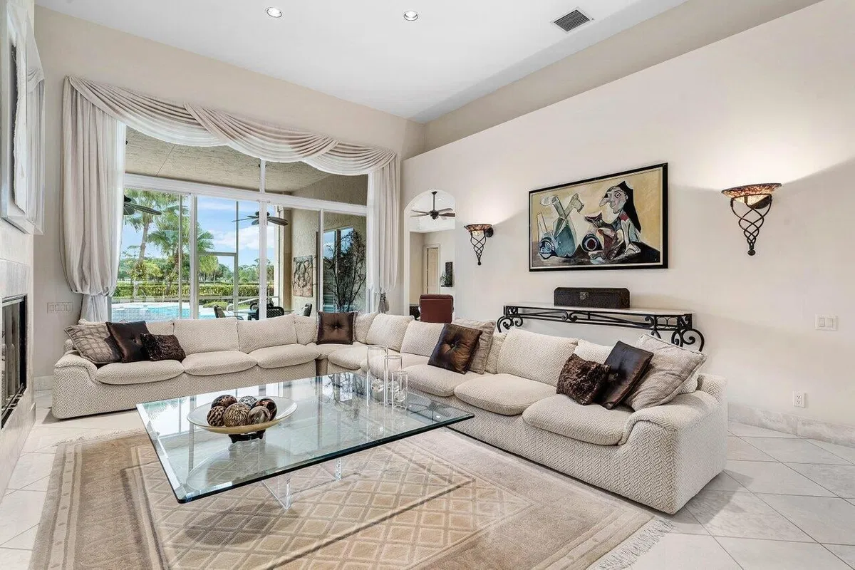 Admirals Cove Residence photo 10