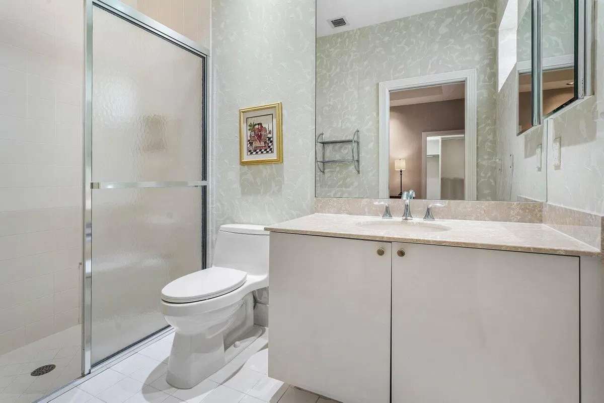 Admirals Cove Residence photo 34