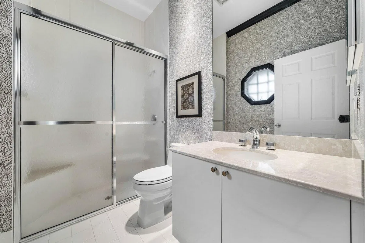 Admirals Cove Residence photo 37