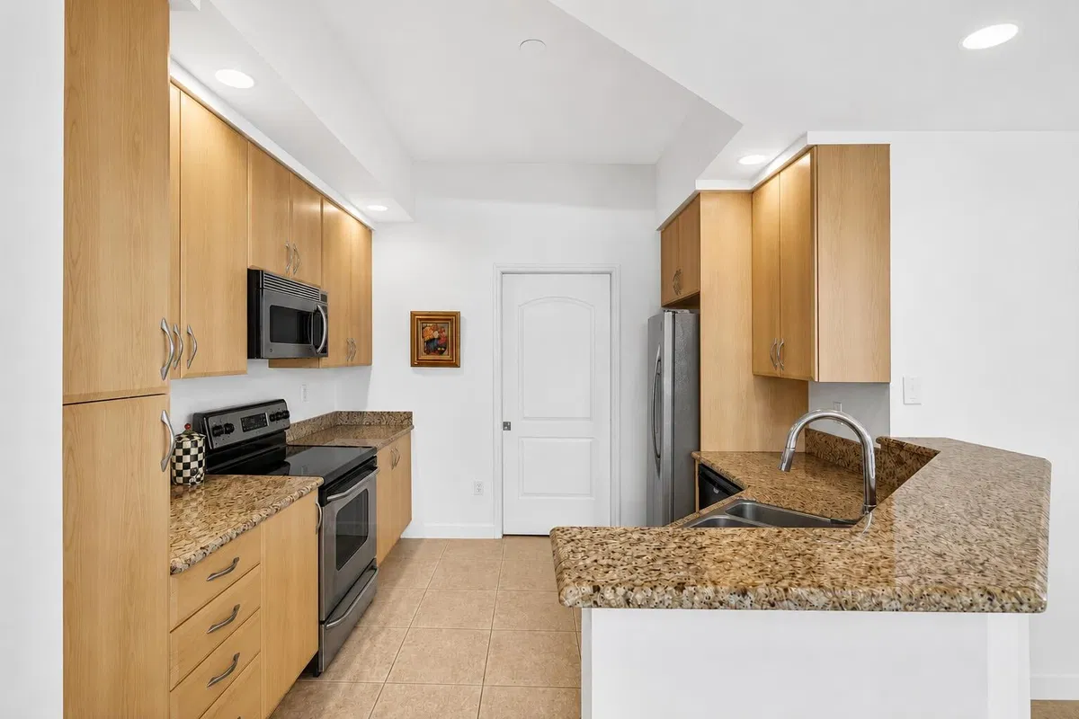 One City Plaza Unit 1119 photo 7