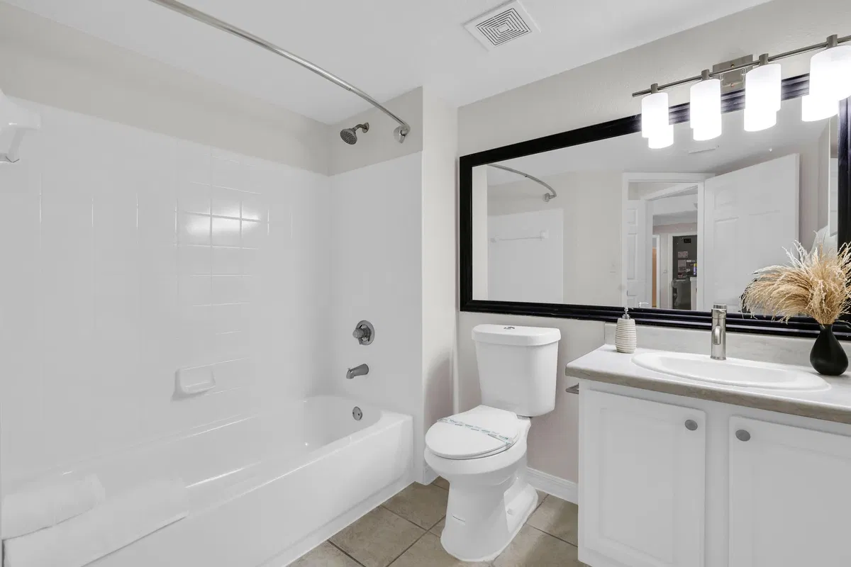 Unit 303 photo 28