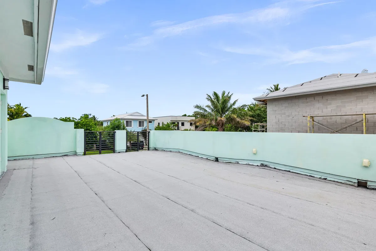 Residence photo 25