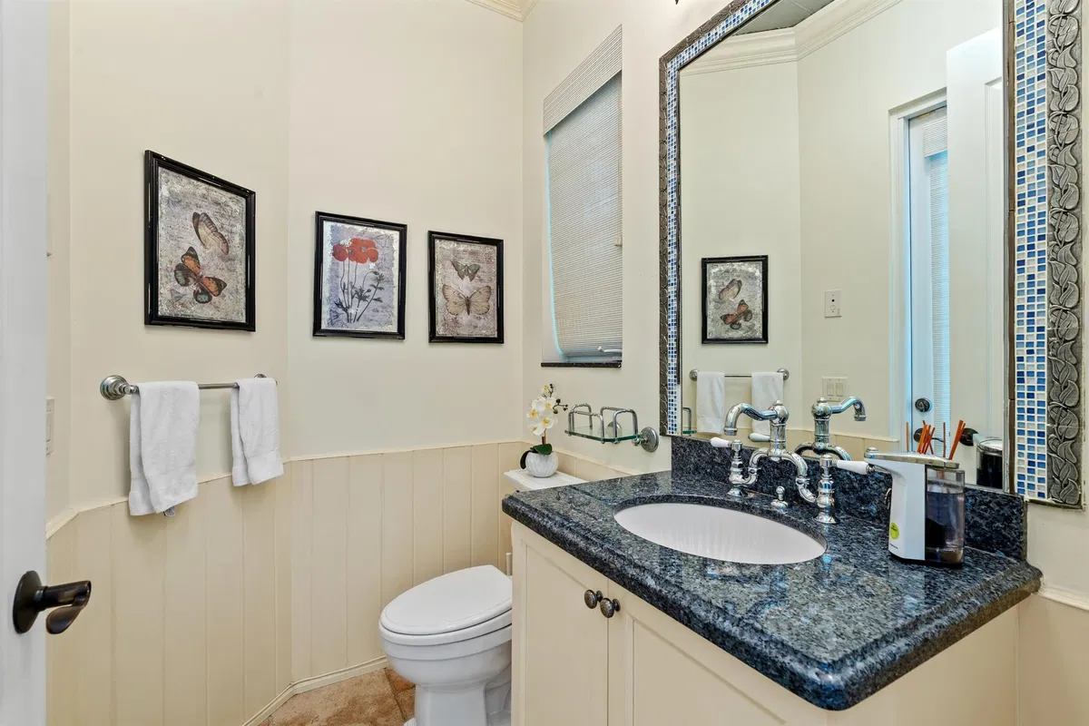 Residence photo 19