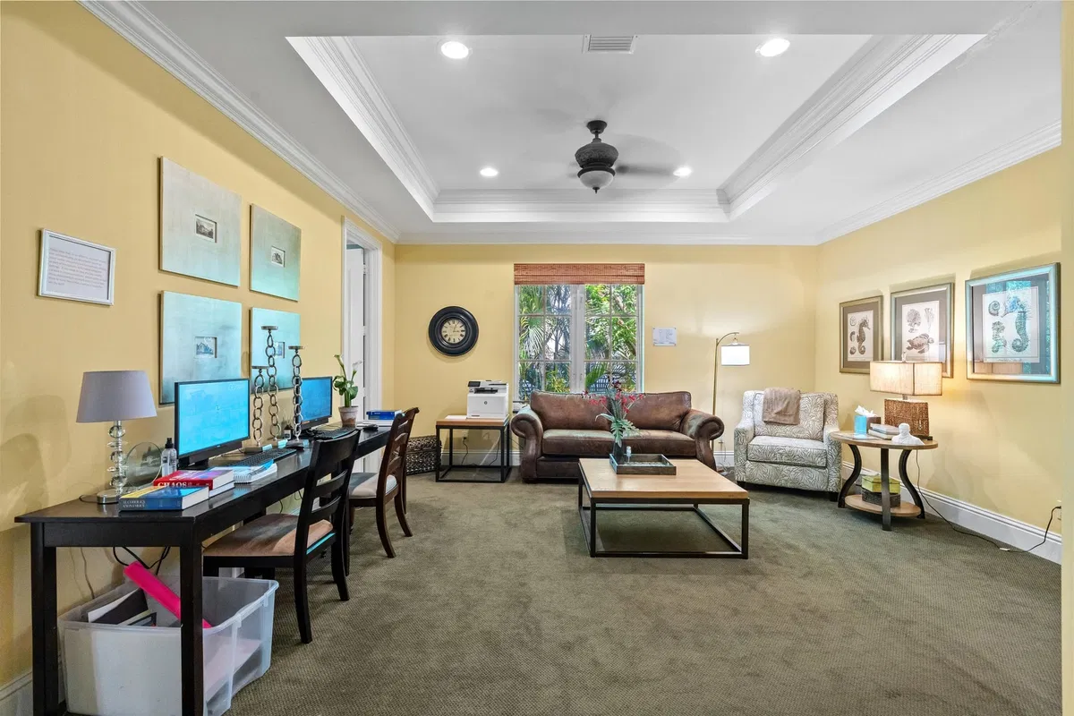 Residence photo 43