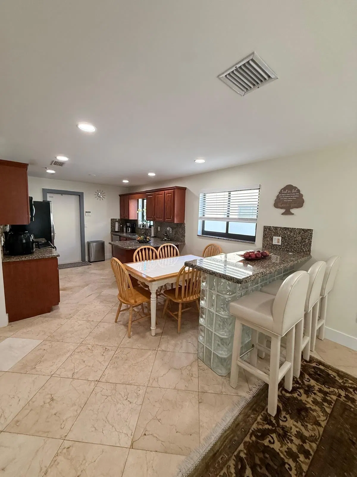 Residence photo 16
