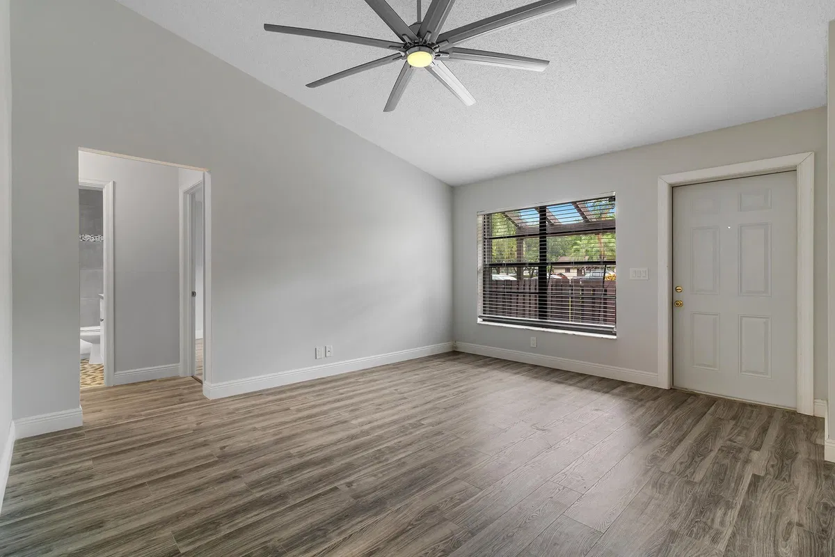 Residence photo 4