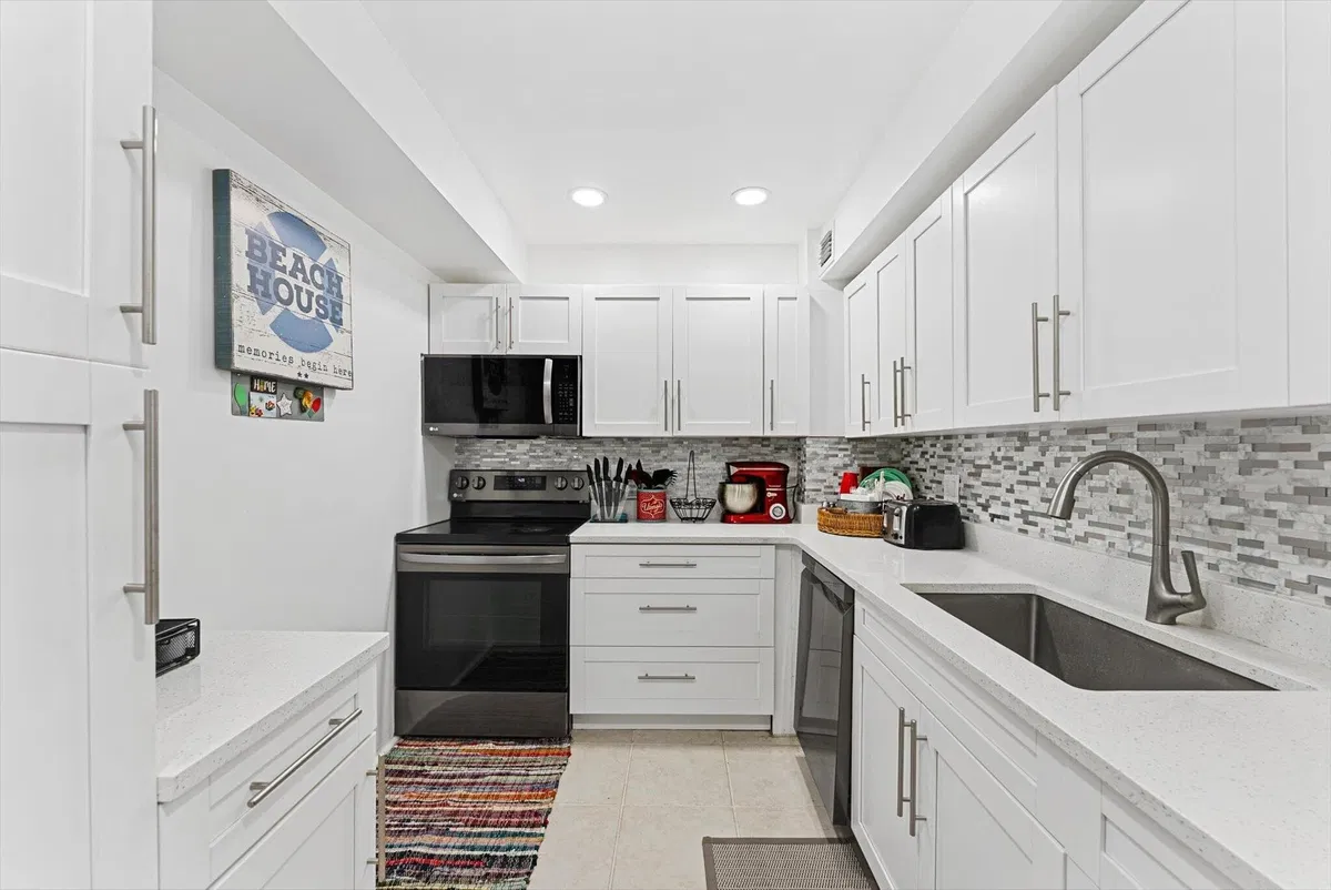 The Patrician of Palm Beach Unit 620 photo 4