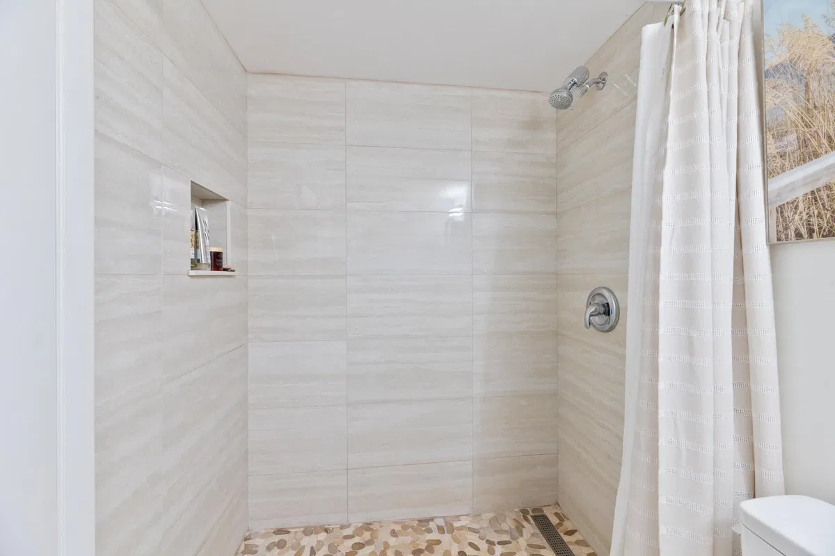 Unit 205 photo 16