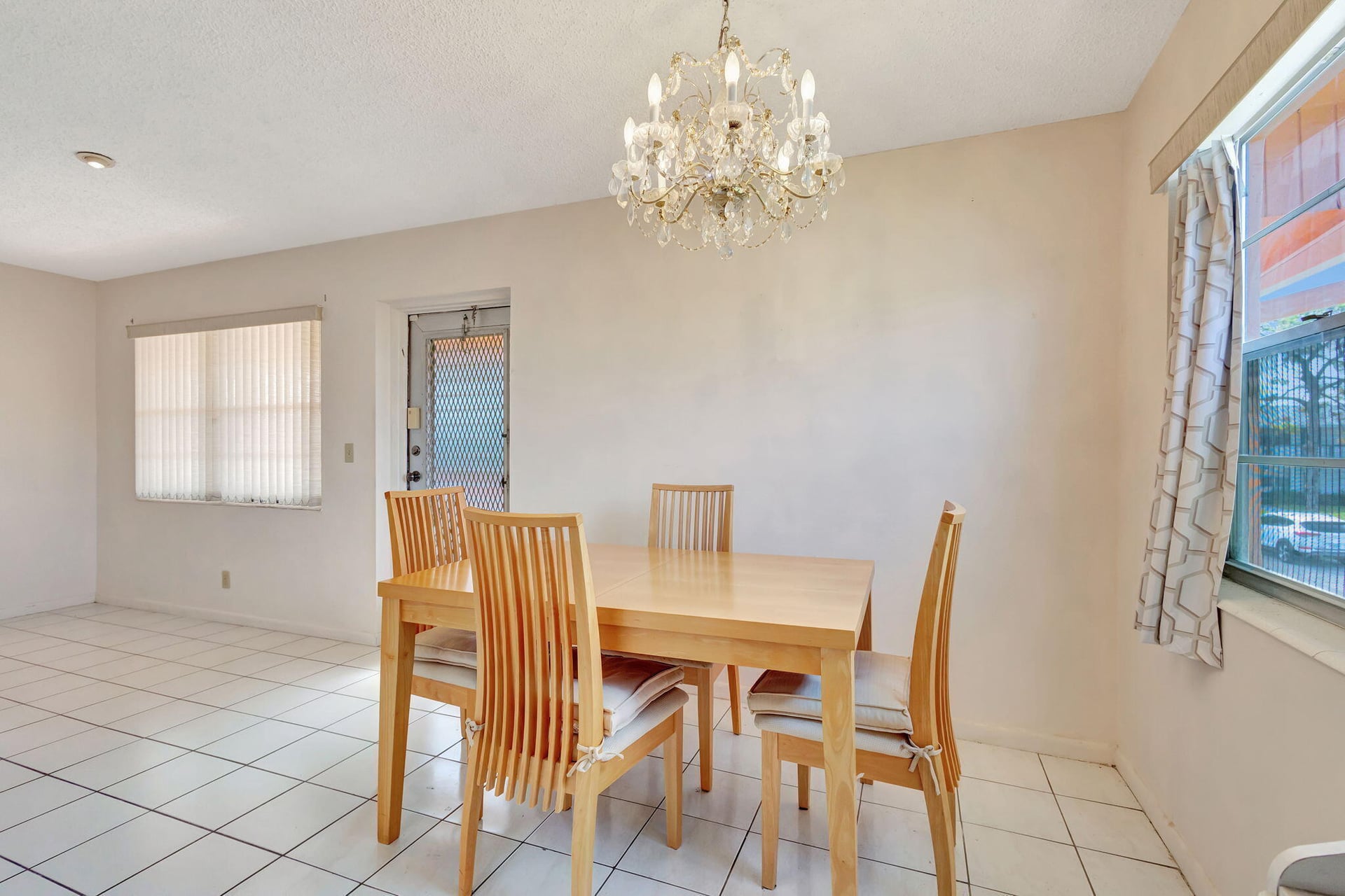 Residence photo 4
