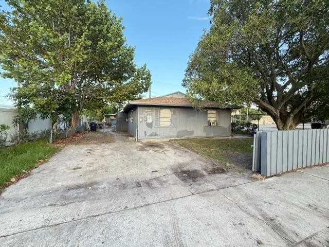 Residence photo 61