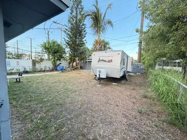 Residence photo 73