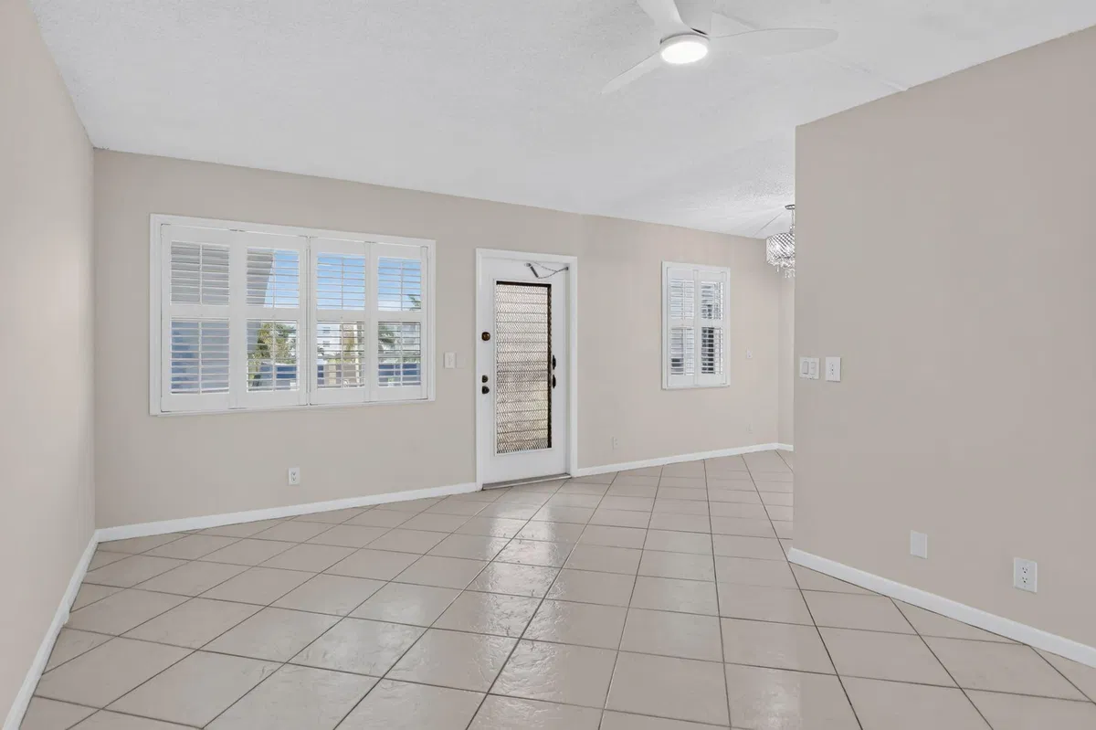 Residence photo 10
