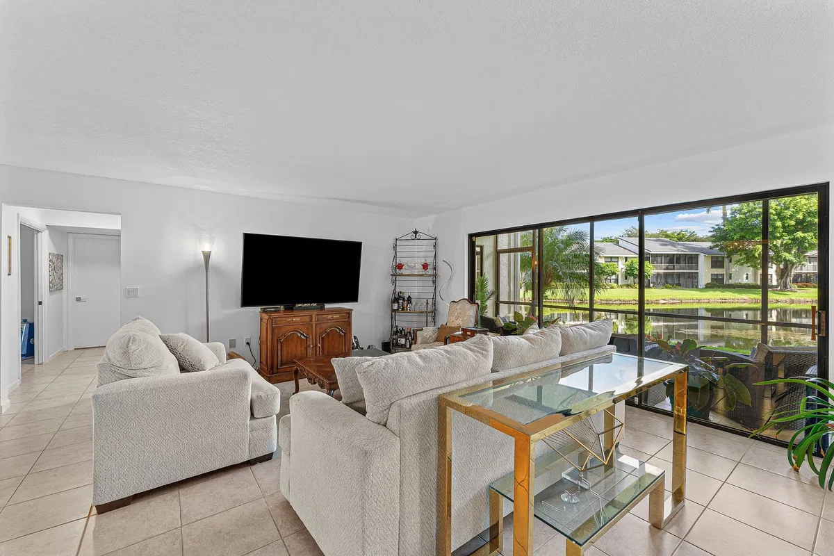 Boca West Country Club Unit 405 photo 4